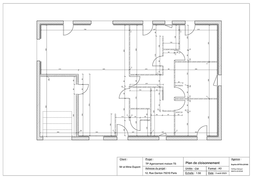 Plan de cloisonnement d'une maison T5 pour le Projet professionnel Autocad LT réalisé au mois d'août 2023