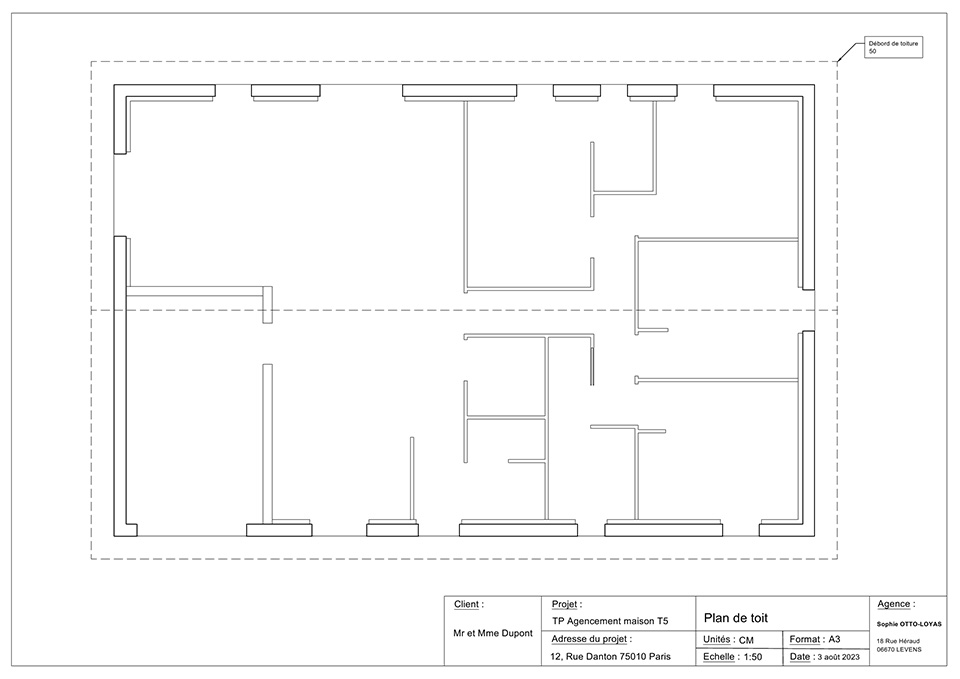 Plan de toiture d'une maison T5 pour le Projet professionnel Autocad LT réalisé au mois d'août 2023